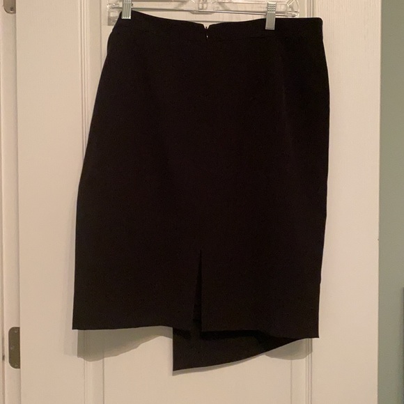 Size 14 Tahari black skirt - Picture 3 of 4